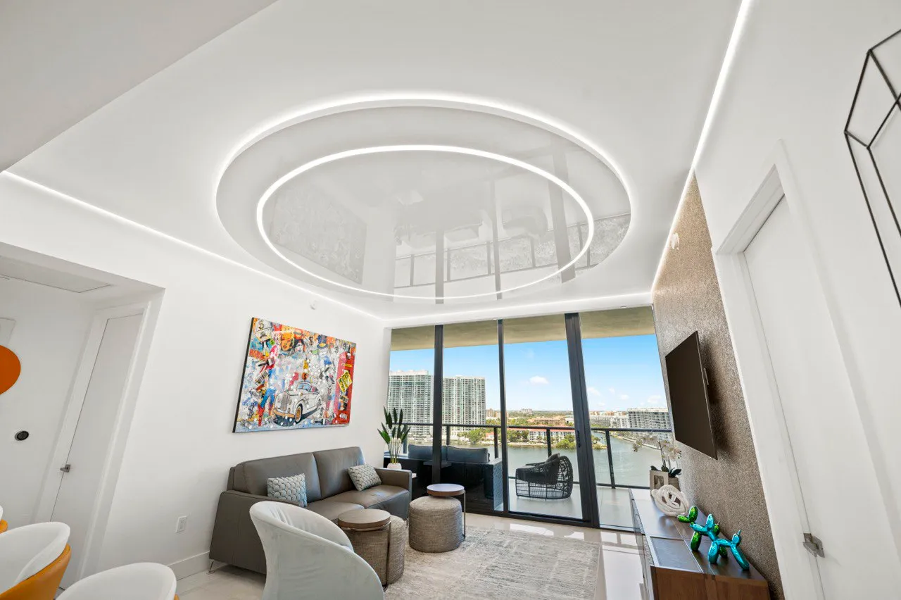 Printed backlit ceiling with modern finish