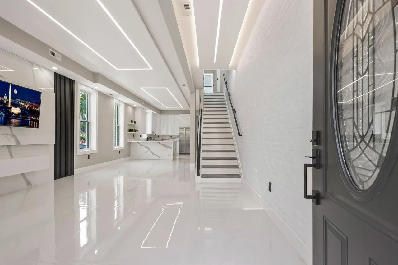 Urban Radiance – Contemporary Home in Washington, D.C. - Image 4