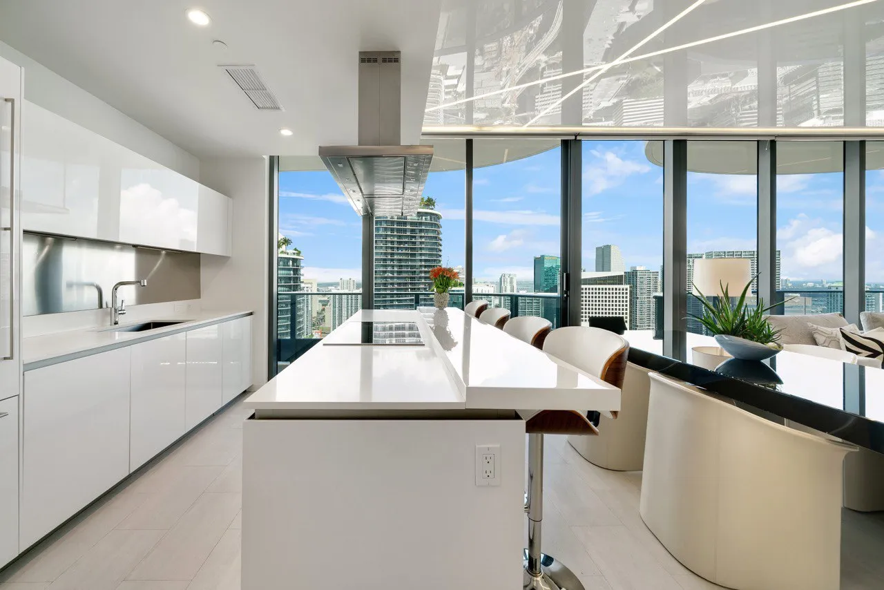 Skyline Reflection – Miami Gloss Ceiling with Ambient Geometry - Image 6