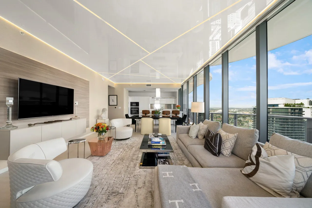 Skyline Reflection – Miami Gloss Ceiling with Ambient Geometry - Image 7