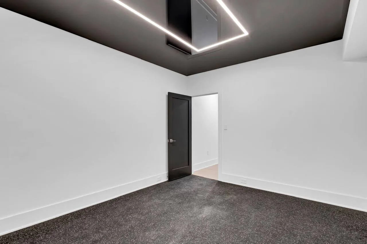 Modern Elegance in Geometry – McLean, VA  - Image 2