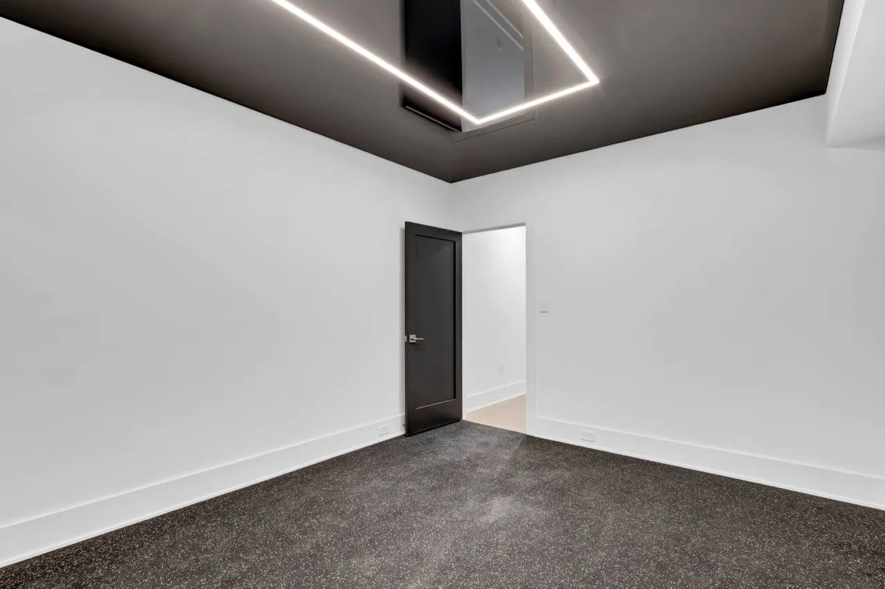 Modern Elegance in Geometry – McLean, VA  - Image 4