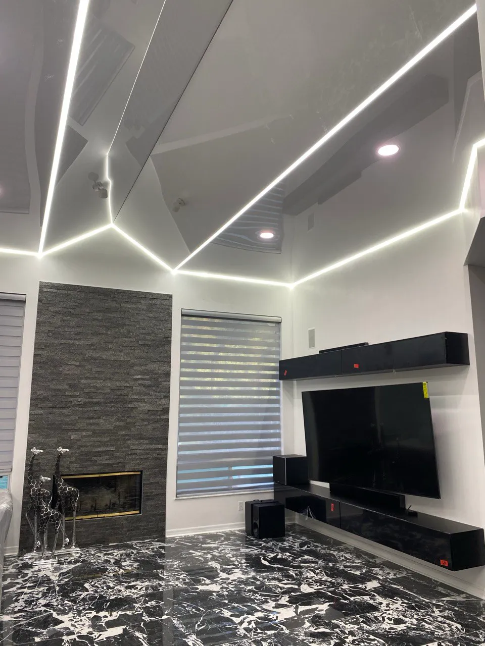 Skyline Glow – Oceanview Penthouse - Image 3