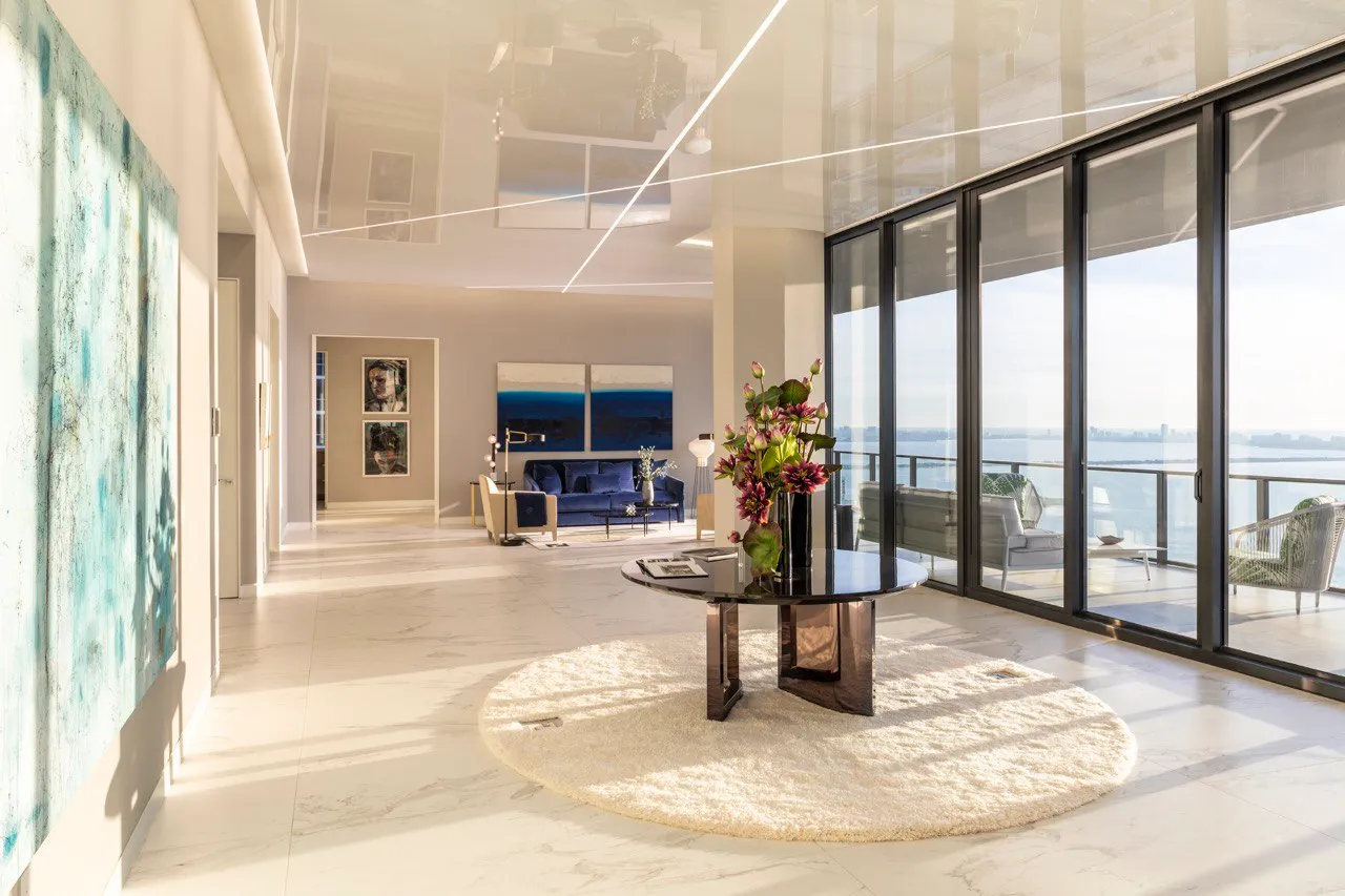 Golden Hour Luxe – High-Rise Living in Miami - Image 1