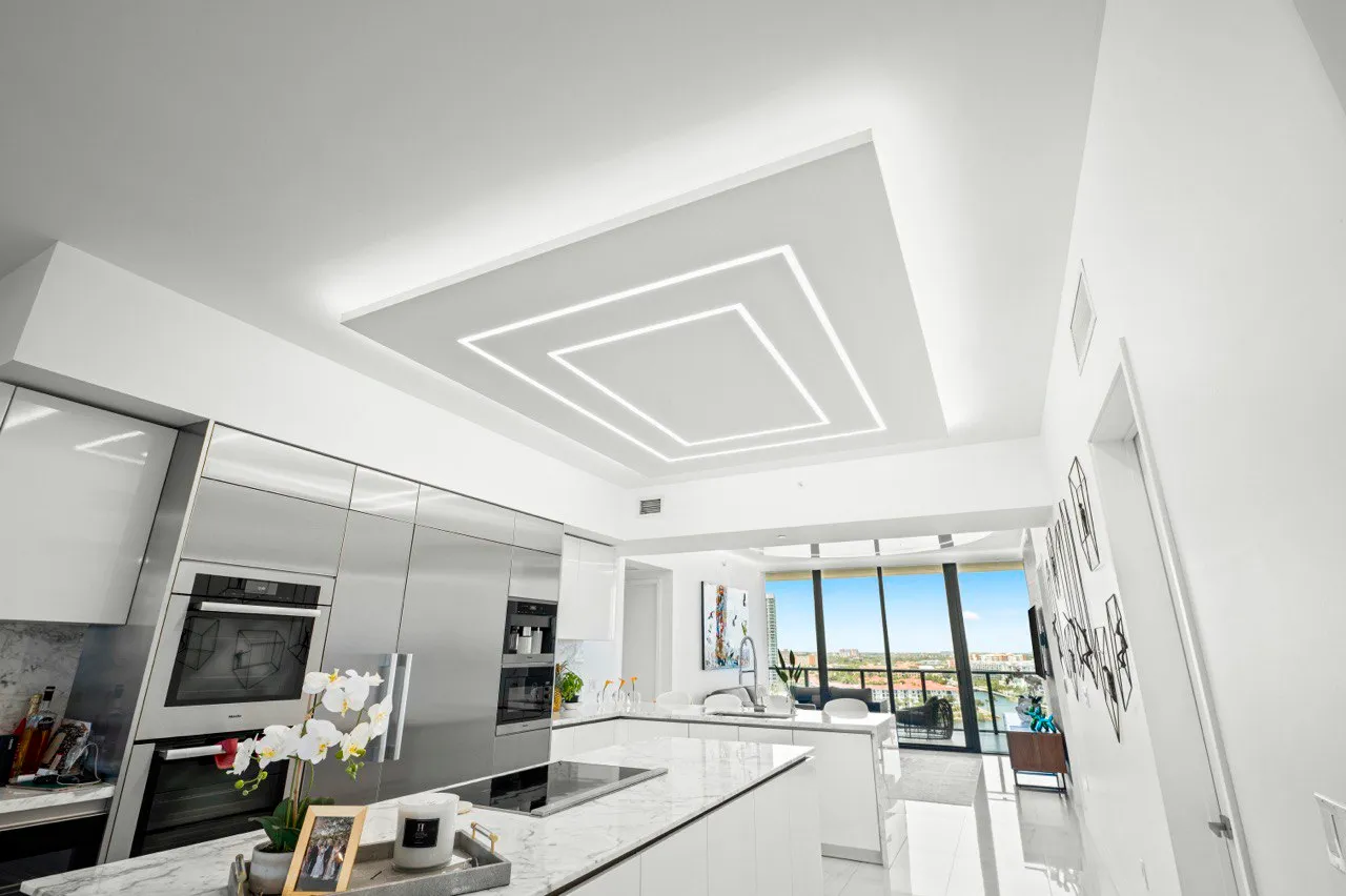Golden Hour Luxe – High-Rise Living in Miami - Image 6